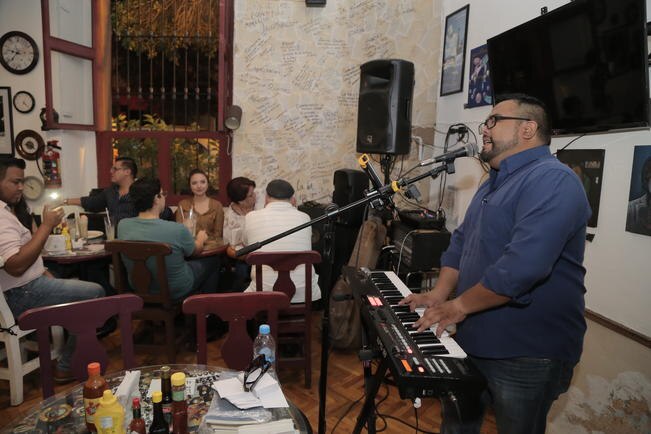 Letras, café e historias inconclusas