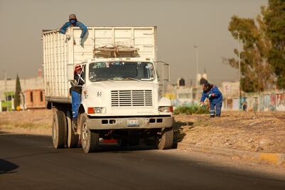 Queretanos tiran mil 28 toneladas de basura en la calle; autoridades la recogen