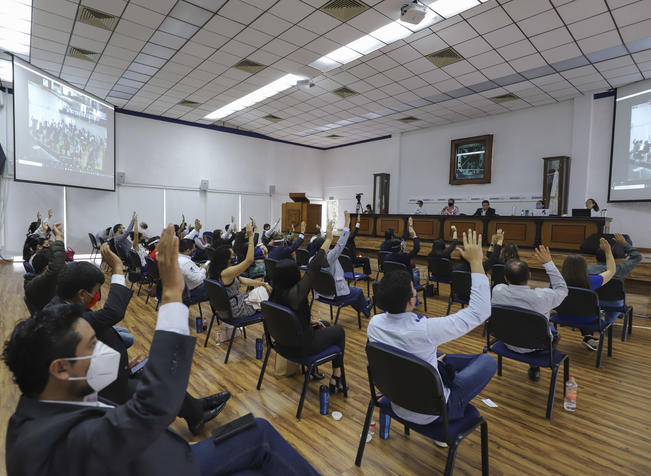 Exhorta UAQ a echar atrás iniciativa de Morena