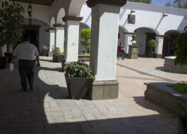 Sin pago trabajadores de presidencia