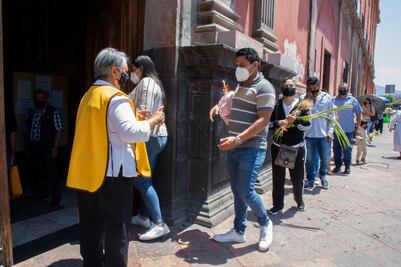 Piden a fieles quedarse en casa esta Semana Santa