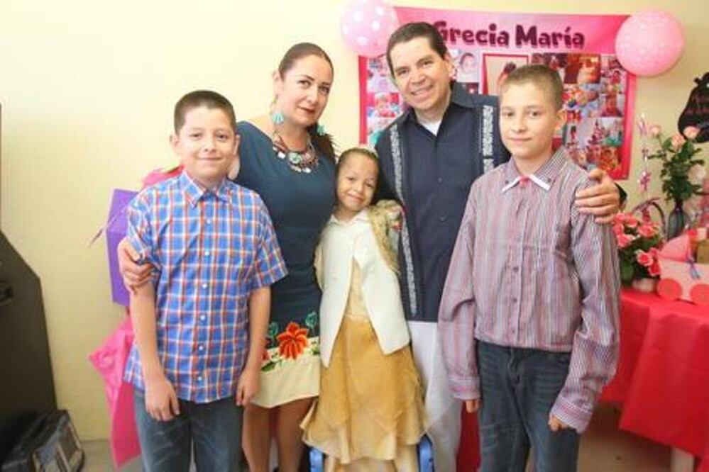 Christian Mendoza, Lorena Arcienega, Grecia, Fabián Mendoza y Mario Mendoza (FOTOS: CÉSAR GÓMEZ. EL UNIVERSAL)