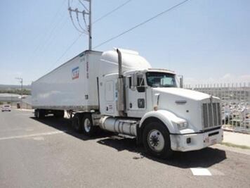 PoEs recupera 5 vehículos y 2 remolques de carga