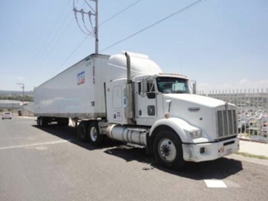 PoEs recupera 5 vehículos y 2 remolques de carga