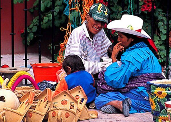 Se manifiestan artesanos de Amealco