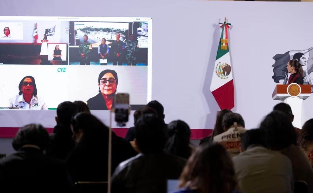 Presidenta Claudia Sheinbaum en enlace con Laura Velázquez Alzúa, coordinadora nacional de Protección Civil durante su conferencia de prensa este viernes 9 de octubre del 2026 desde Palacio Nacional. Foto: Captura de pantalla