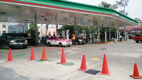Edificar más gasolineras, un negocio sin detonar