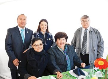 Entregan becas de excelencia