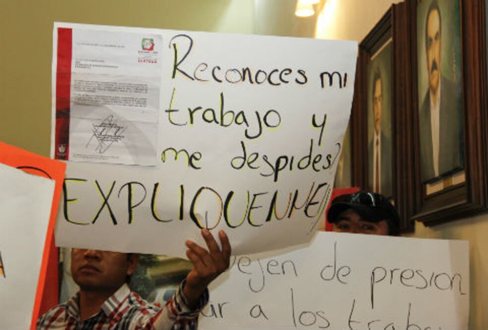 Protesta SITAM en cabildo por despidos