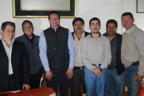 Surge ONG para asesorar a ciudadanos