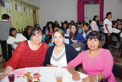 Emotiva convivencia para las madres