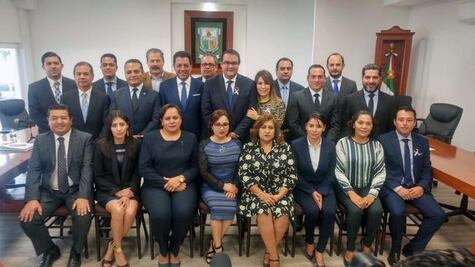 Edil de SJR integra sólo a seis mujeres en su gabinete