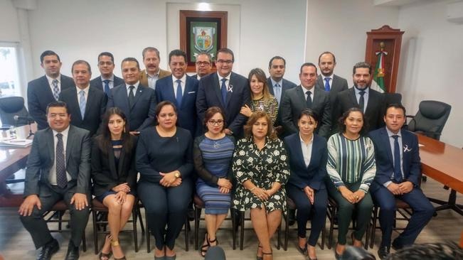 Edil de SJR integra sólo a seis mujeres en su gabinete