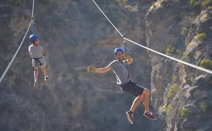 Vuela sobre la Sierra Gorda de Querétaro, así es la tirolesa más extrema de Pinal de Amoles