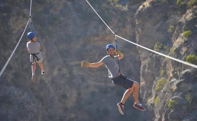 Vuela sobre la Sierra Gorda de Querétaro, así es la tirolesa más extrema de Pinal de Amoles
