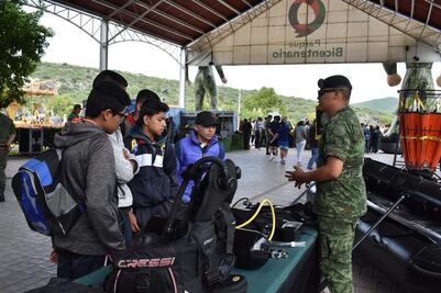 Muestra del Ejército llega al Bicentenario