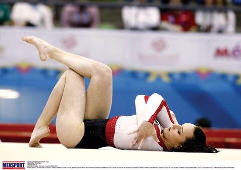 Se lucen gimnastas en el puerto de Acapulco