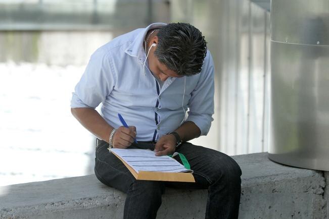 La Encuesta Nacional de Ocupación y Empleo (ENOE) realizada en enero de 2018, reveló que las personas de mayor nivel de instrucción a la secundaria representaron 78.6% de los desocupados (ARCHIVO EL UNIVERSAL)