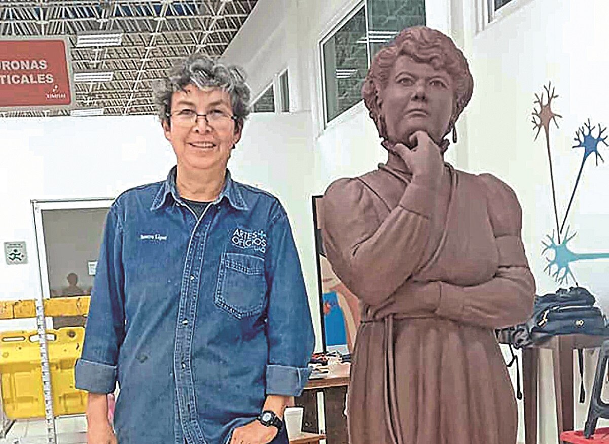Inmortaliza a la primera médica en México