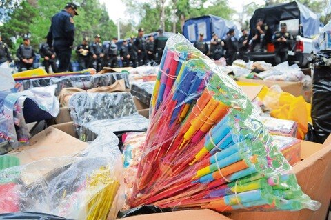 Ofertan cohetes a la vista de todos