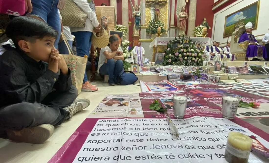 Sacerdotes de diferentes partes de Jalisco y colectivos de desaparecidos de Jalisco, realizaron una procesión de fe por hechos ocurridos en Rancho Izaguirre (16/03/2025). Foto: Valente Rosas / EL UNIVERSAL