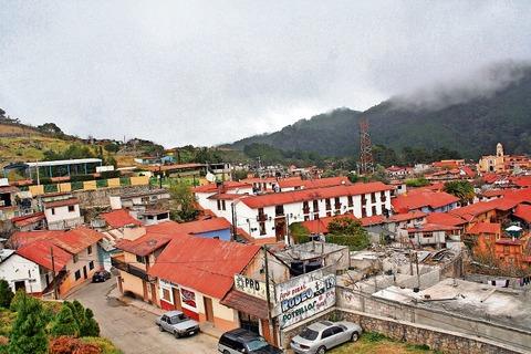 Capacitan a Hoteles de Jalpan