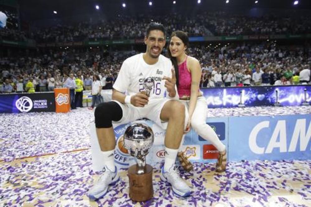 Ayón se corona con Real Madrid