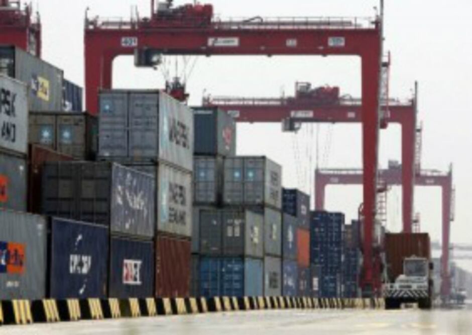 Balanza comercial registra déficit de mil 437 mdd en julio