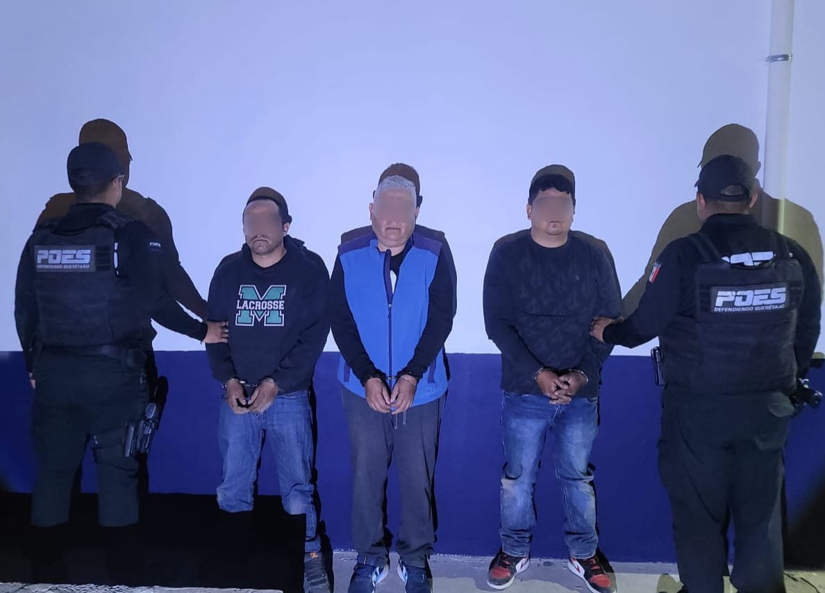 POES detiene a tres hombres por robo a transporte de carga en Pedro Escobedo