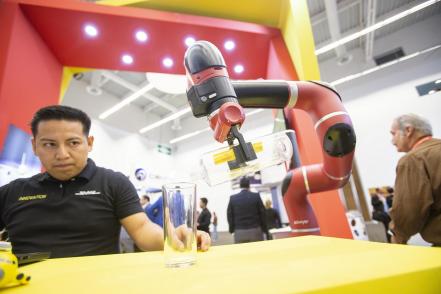 "Los robots no suplirán a humanos": DHL