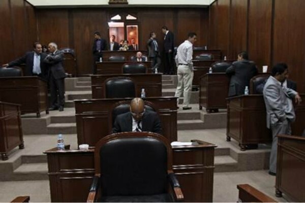 Recibirán legisladores aguinaldos