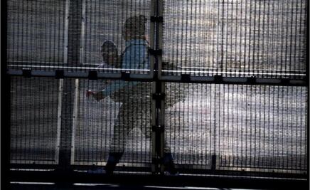 Trump amenaza con cerrar la frontera y defiende uso de gases en disturbios