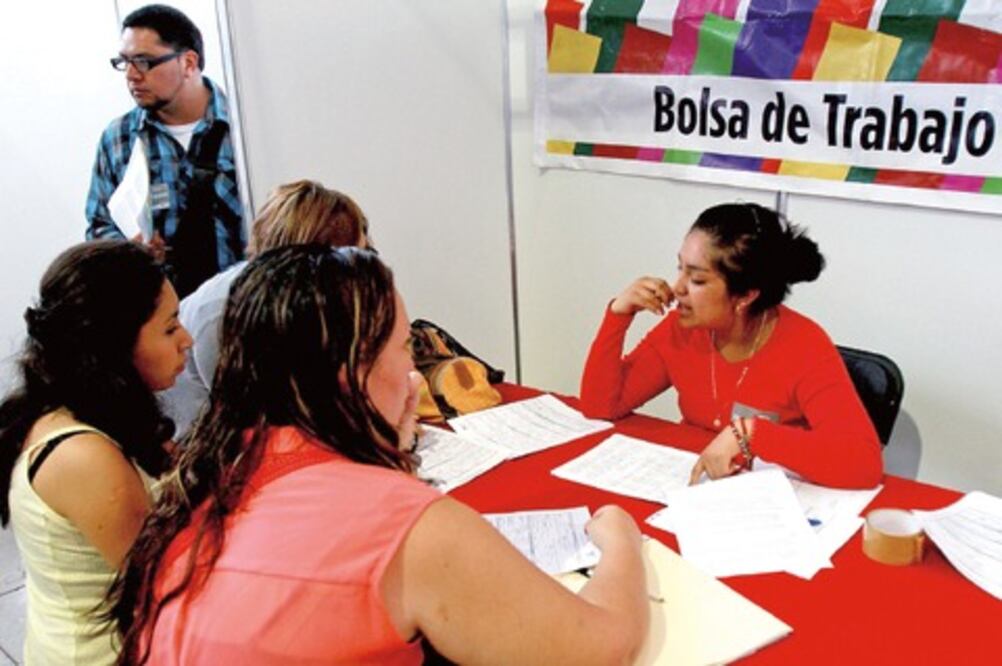 Empresas contratan a sicólogos e ingenieros