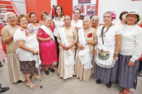 Destaca Sandra Albarrán valor de adultos mayores