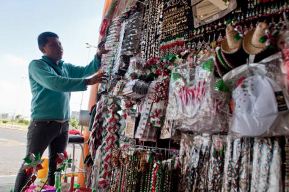 Desde Edomex, vienen a contagiar fervor patrio a los queretanos