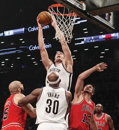 Los Nets le hacen faena a los Toros 