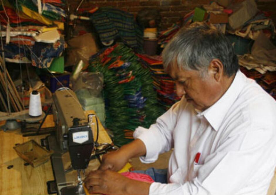 Signan convenio de inclusión financiera