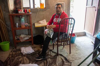 La costura, la actividad que se volvió su terapia y trabajo