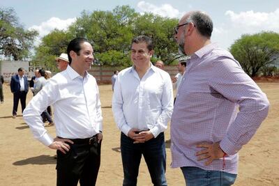 Gobernador no descarta revocación de mandato