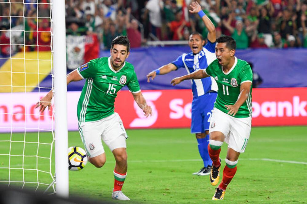 Rodolfo Pizarro (15) hizo el gol al minuto cuatro. (IMAGO7)