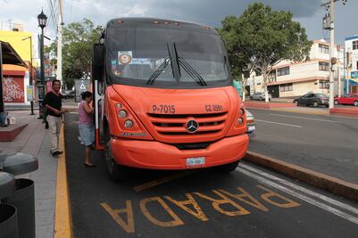Preparan rehabilitación de paradas de camiones