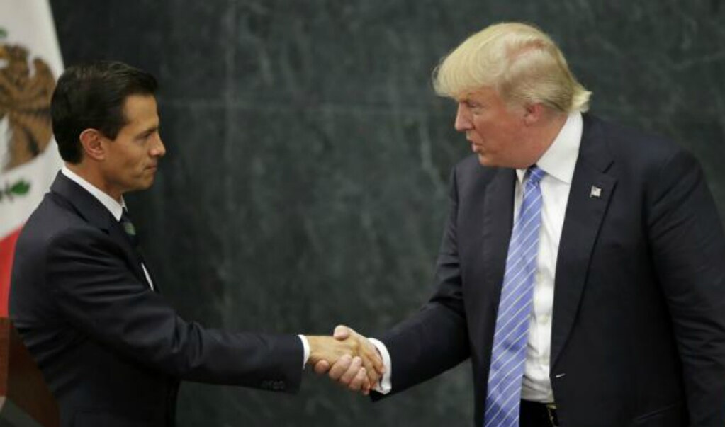 Peña Nieto y Donald Trump conversan por teléfono durante una hora