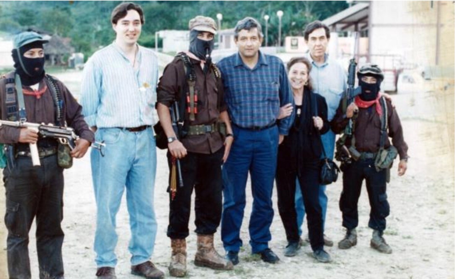 Fotografía de AMLO con Subcomandante Marcos es auténtica: Verificado 2018