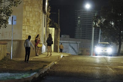 Extorsionan elementos de policía a trabajadoras sexuales, afirman