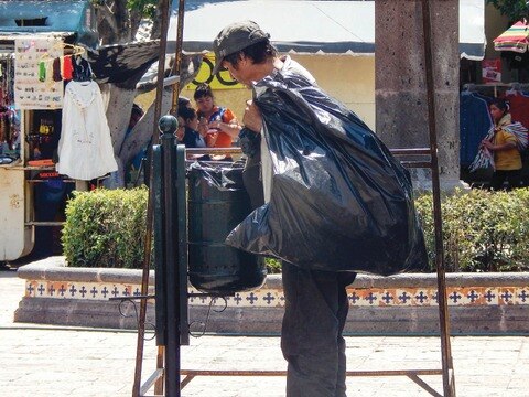 Atienden a adultos en abandono en SJR