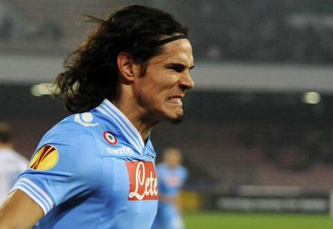 Hinchas del Napoli piden salida de Cavani