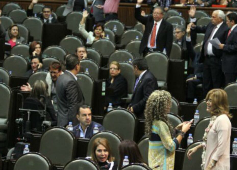 Mujeres congresistas a favor de reforma laboral
