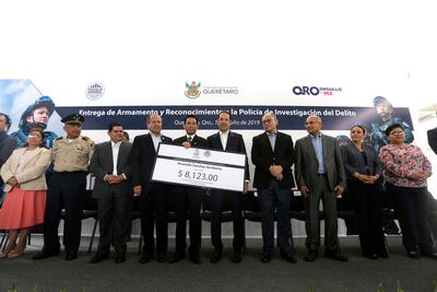 Policías de Investigación reciben armas