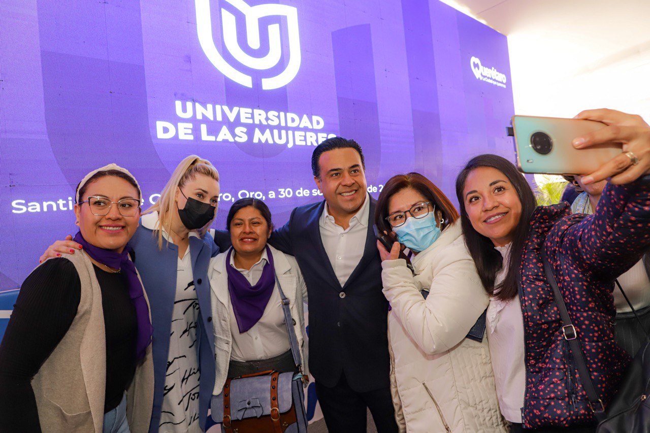 Inicia ciclo en Universidad de las Mujeres 