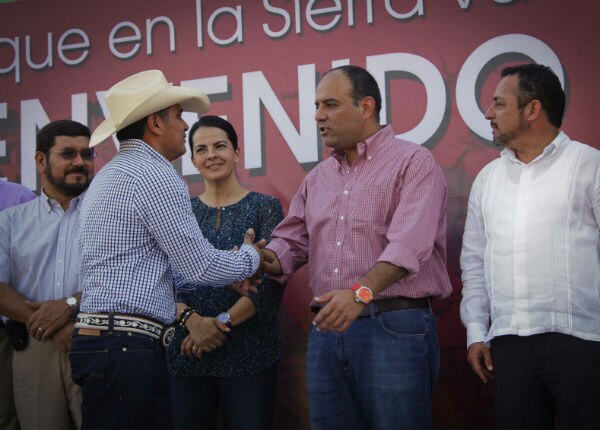 Loyola da bienvenida a migrantes